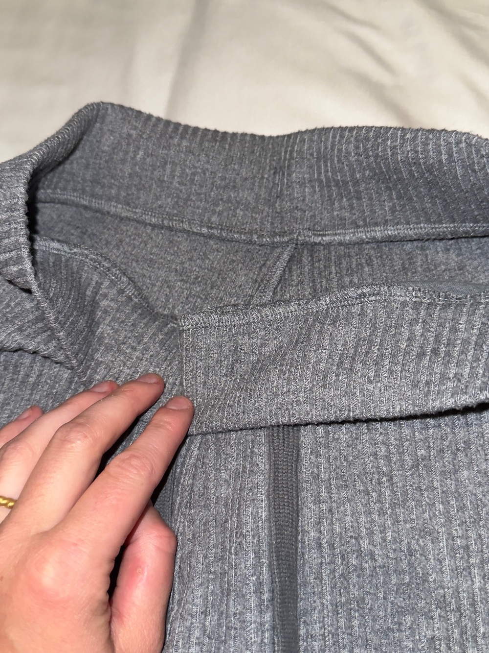 Alo Yoga Grey Joggers - Picture 3 of 6